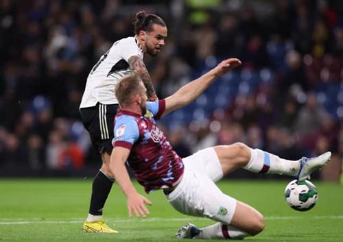 伯恩利 vs 克劳利镇