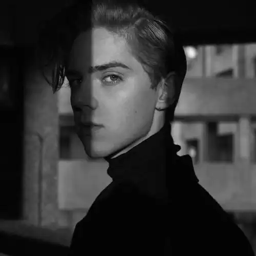 6686体育app铁牌作者Claire