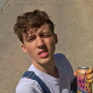 6686体育app高级作者Paige