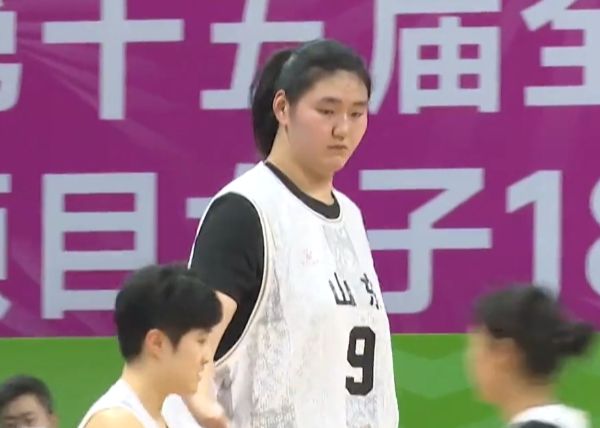 张子宇狂轰31分10抢篮板助山东夺得全运会U18女篮冠军
