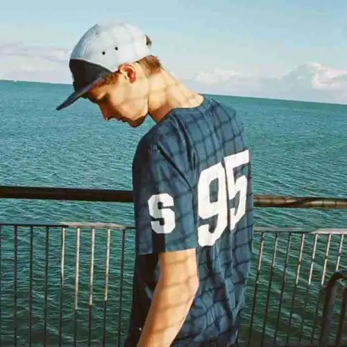 6686体育金牌作者Gwen